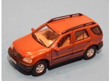 Coche Modelo MERCEDES ML Vehiculo en miniatura de colección Vintage Automovil a escala