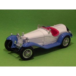 Coche Modelo ALFA ROMEO 2300 SPIDER Vehiculo en miniatura de colección Vintage Automovil a escala